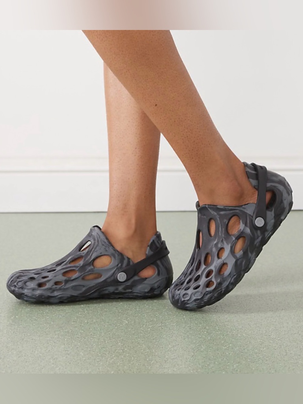 Merrell Men’s Black Gray Ventilated Slip-On Beach Clog Lightweight